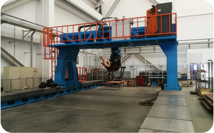 裝甲車側甲板機器人焊接系統