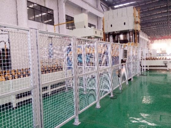 江蘇界達(dá)內(nèi)高壓管智能化生產(chǎn)線（機(jī)器人搬運(yùn)方向）