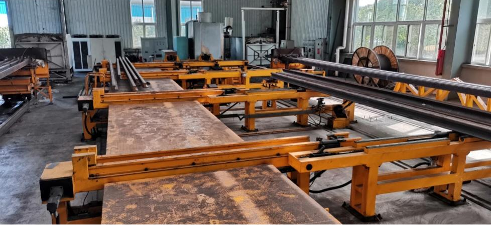 中鐵寶橋高速鐵路鋼軌道岔自動熱處理生產(chǎn)線；（自動熱處理方向）